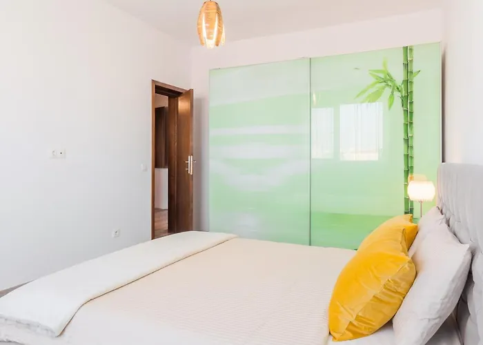 Lovely With View 아파트 부쿠레슈티