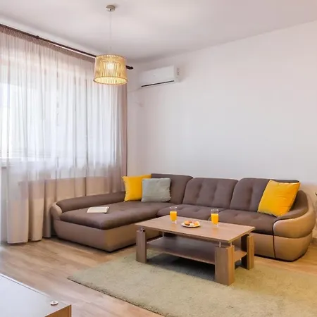 Lovely With View Apartment